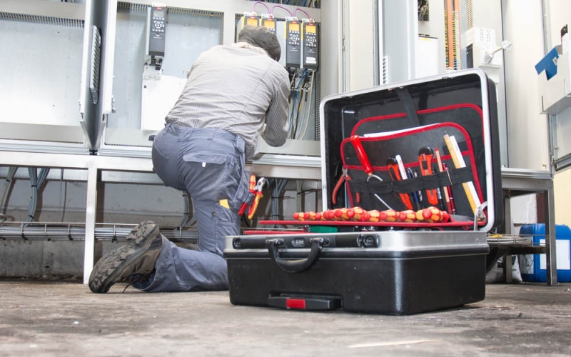 Bei der Arbeit - Energietechnik